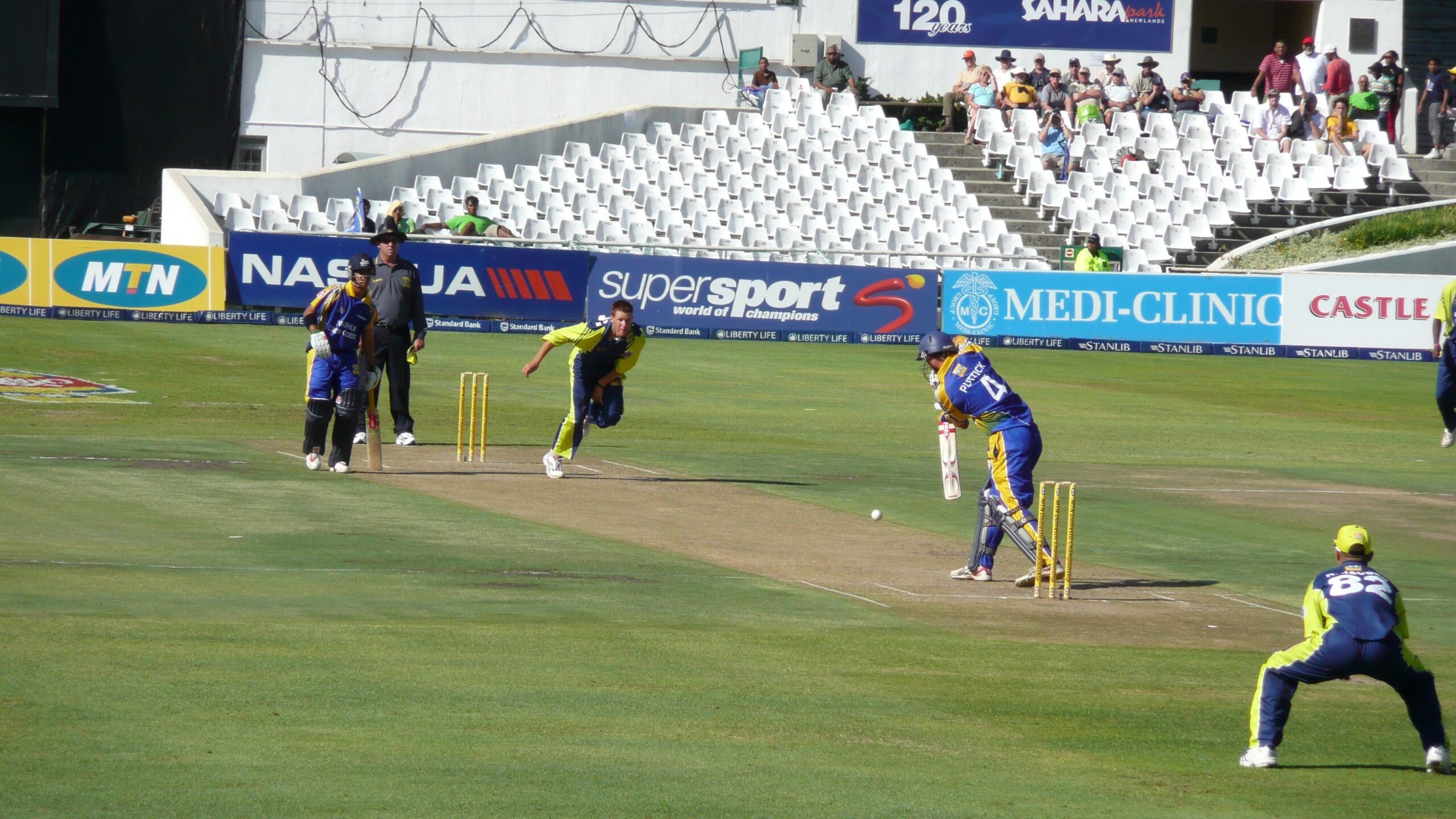 What types of cricket bets are popular?